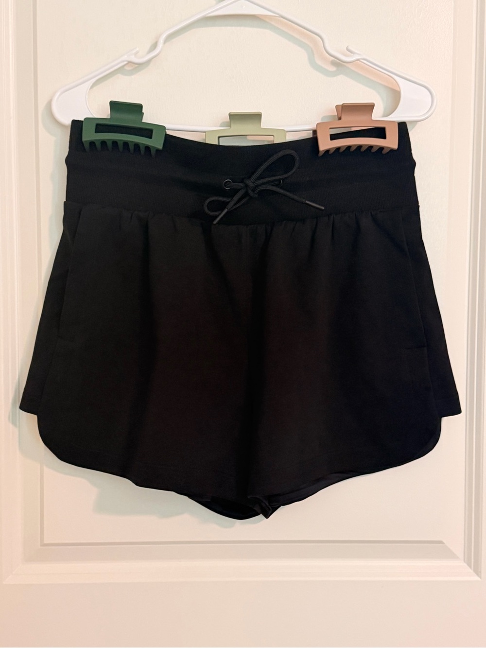 NWT - Women's Athletic Shorts with Drawstring Waist - Size M - Black